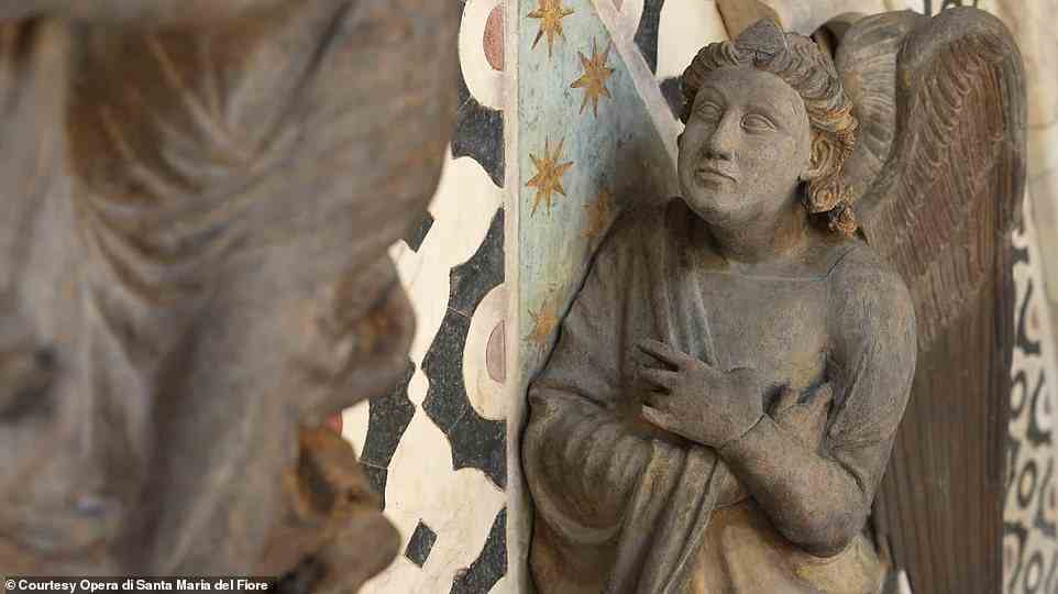 Der spektakuläre Fund deutet darauf hin, dass andere Skulpturengruppen, die um die Kirche herum aufgestellt sind, möglicherweise auch Farben aufweisen, die noch enthüllt werden müssen