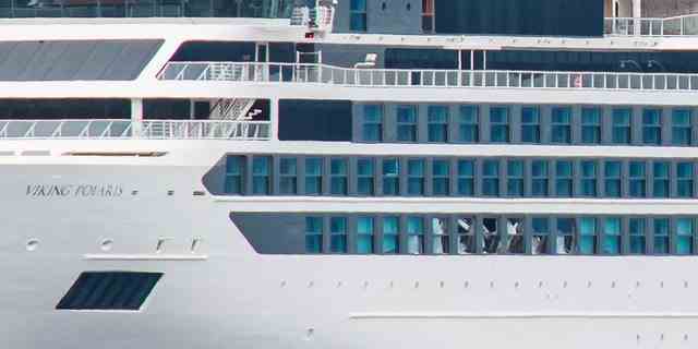 Das Viking-Polaris-Schiff liegt am 1. Dezember 2022 in den Gewässern des Atlantischen Ozeans in Ushuaia im Süden Argentiniens vor Anker. – Eine Person wurde getötet und vier weitere Passagiere wurden verletzt.