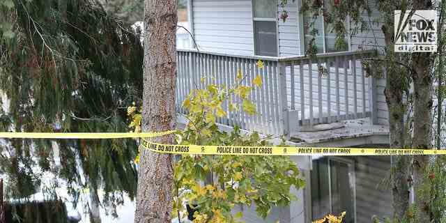 Ein Blick auf die Rückseite des Hauses, in dem am 13. November vier Studenten der University of Idaho getötet wurden.