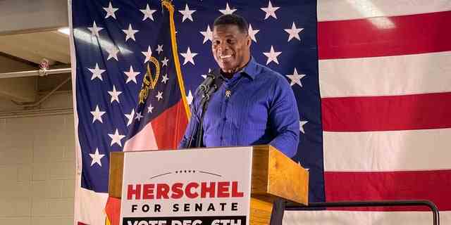 Der GOP-Senatskandidat Herschel Walker veranstaltet am 30. November 2022 in Dalton, Georgia, vor der Stichwahl zum Senat am 6. Dezember eine Kundgebung.