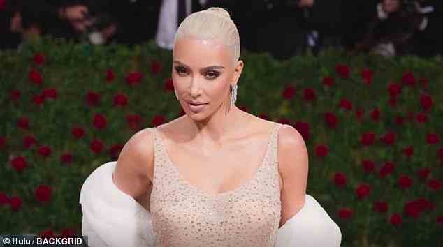 Es wird gemunkelt, dass Kim Kardashian Wegovy benutzt hat, um schnell Gewicht zu verlieren, um in Marlyn Monroes berühmtes „Happy Birthday Mr President“-Kleid bei der Met Gala 2022 zu passen (im Bild).