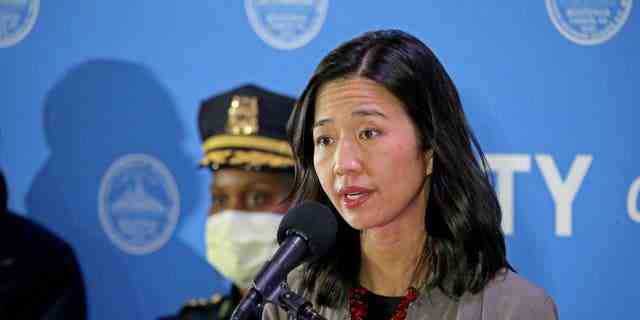 Die Bürgermeisterin von Boston, Michelle Wu, sprach im Januar 2022 mit den Medien.