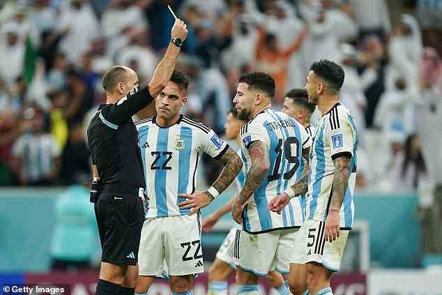 Antonio Mateu Lahoz hatte Mühe, das Spiel zu kontrollieren, und wurde von Messi und Martinez kritisiert