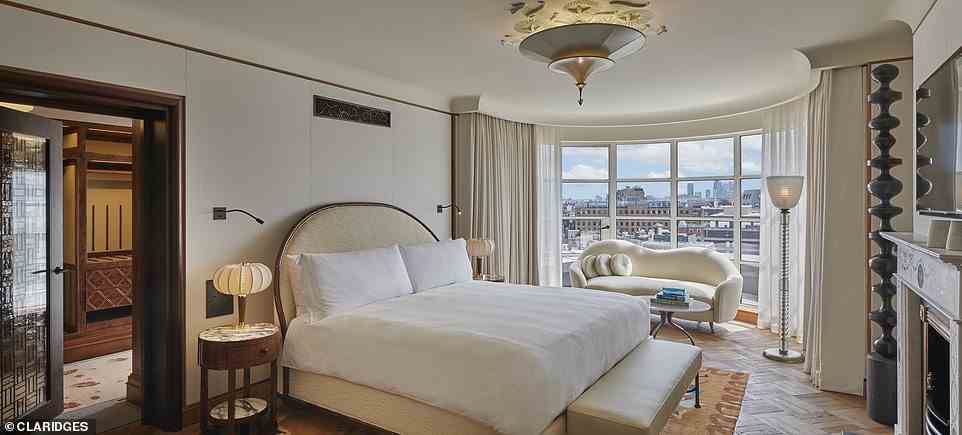 Das vom Innenarchitekten Bryan O'Sullivan entworfene Dekor der Suite ist ein „Flickenteppich aus edlen Möbeln und Art-déco-Schnörkeln“.