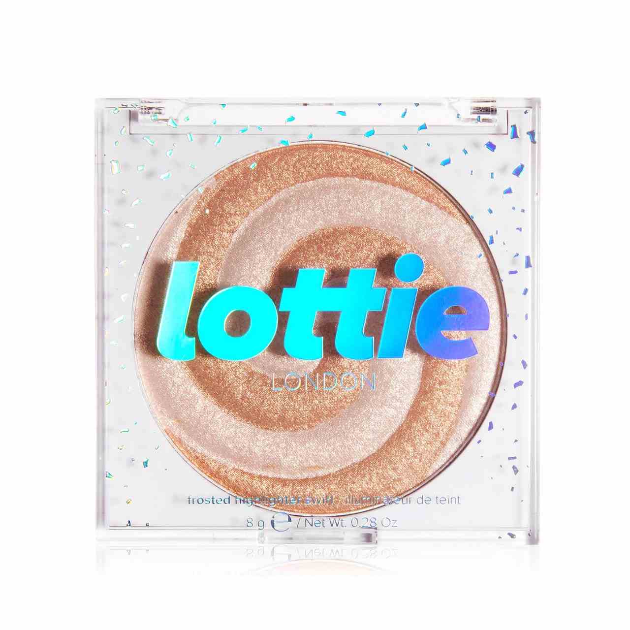 Lottie London Frosted Highlighter Swirl in Cinnamon Bun, klare quadratische Dose aus gewirbeltem, schimmerndem Highlighter auf weißem Hintergrund