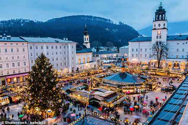 Wenn jedes Jahr zum ersten Mal Stille Nacht gespielt wird, kehrt Stille über die Weihnachtsmärkte rund um den Salzburger Dom (im Bild) ein