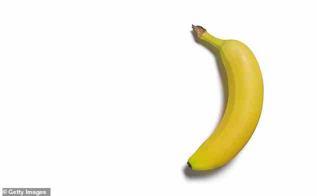 Barbara Davies sagt: „Wenn Sie Bananen kaufen, trennen Sie sie und wickeln Sie jeden Stiel in Frischhaltefolie, damit sie nicht braun oder weich werden.“ Es funktioniert, ich habe es ausprobiert!