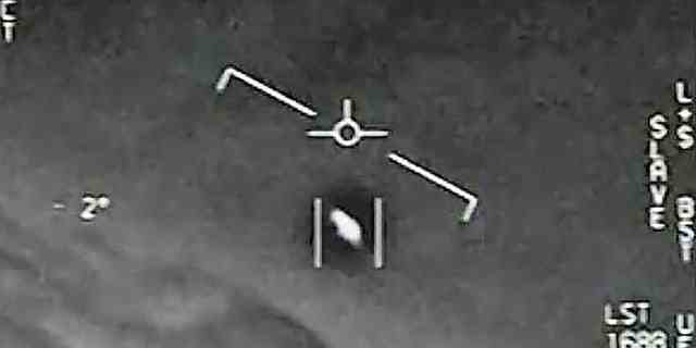 Ein UFO, das in einem vom Verteidigungsministerium veröffentlichten Clip zu sehen ist.