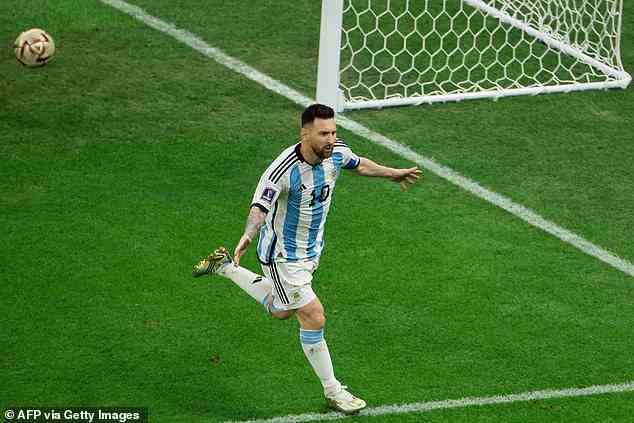 Lionel Messi verwandelte den Elfmeter für sein sechstes Turniertor und sein viertes per Elfmeter