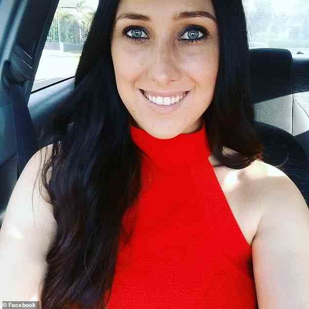 Dannielle Finlay-Jones, 31, (im Bild) wurde am Sonntag tot im Haus ihrer Freundin in Cranebrook aufgefunden, was eine Fahndung nach ihrem mutmaßlichen Mörder auslöste