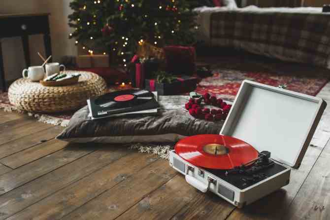GettyImages 1358868563 Sternzeichen als Weihnachtsmusik – welches Lied fängt Ihre Weihnachtsstimmung ein?