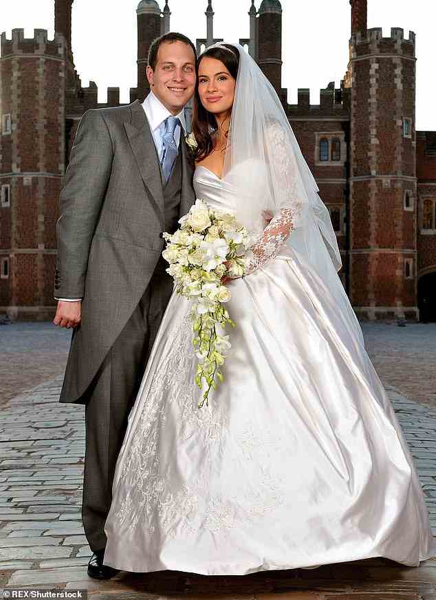 Sophie, die jetzt in Chelsea lebt, heiratete Lord Freddie im September 2009 im Hampton Court Palace, nachdem sie ihn an einem Abend in Soho getroffen hatte