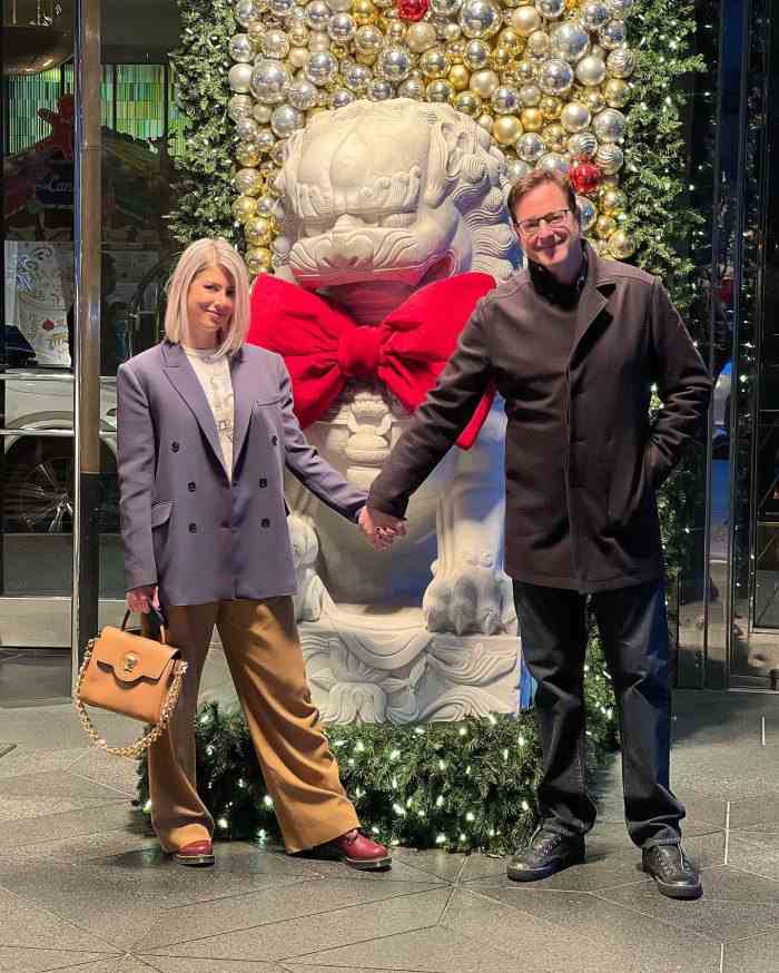 Bob Sagets Witwe Kelly Rizzo feiert das erste Weihnachten nach seinem Tod – „Cherish Every Single Moment“ – 308