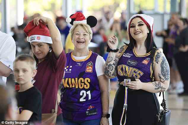Mehr als 7000 Fans drängten sich am Weihnachtstag in die Qudos Bank Arena in Sydney, um zu sehen, wie die Kings gegen United antraten – und viele wollten unbedingt in festlicher Stimmung bleiben