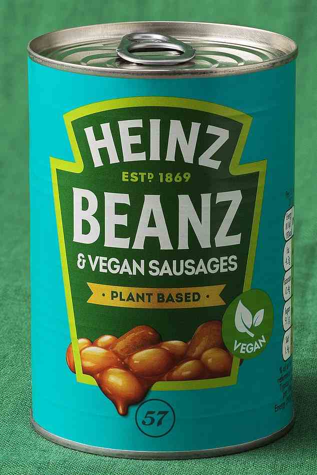 Heinz bringt nicht nur eine vegane Version seiner Tomatencremesuppe auf den Markt, sondern erweitert sein Konservensortiment um Bohnen mit veganen Würstchen (im Bild).