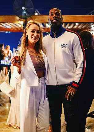 Pogba war neben Fernsehmoderatorin Laura Woods (links) auch bei Adidas-Veranstaltung in der The Secret Garden Bar in Doha zu sehen.