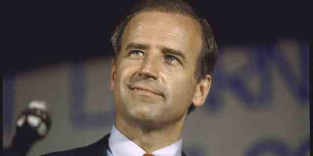 Senator Joseph R. Biden Jr. gibt seine Kandidatur für die demokratische Präsidentschaftskandidatur 1988 bekannt.
