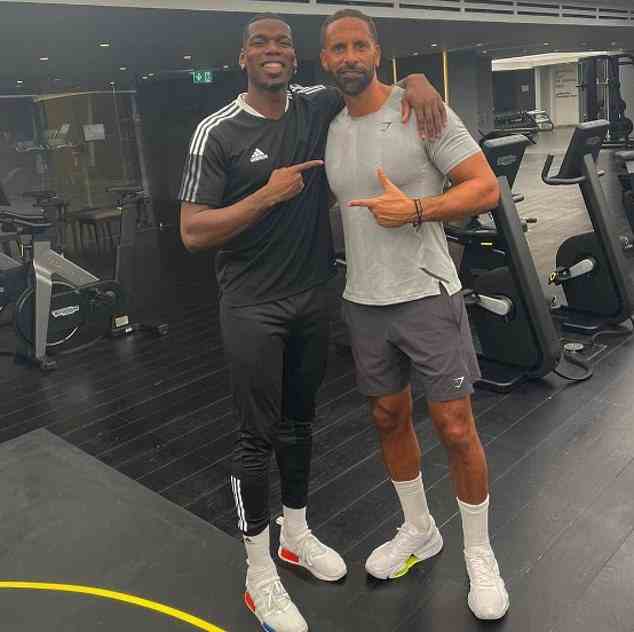 Pogba ging vor dem WM-Finale 2022 in Katar mit Rio Ferdinand (rechts) ins Fitnessstudio