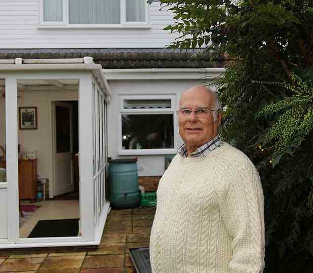 Steve Syer (im Bild), der in Gloucester lebte, starb einen Monat nach seinem 80. Geburtstag nach kurzer Krankheit.  Er war einer der ersten Herztransplantationspatienten in Großbritannien, die er 1984 im Harefield Hospital in Middlesex erhielt