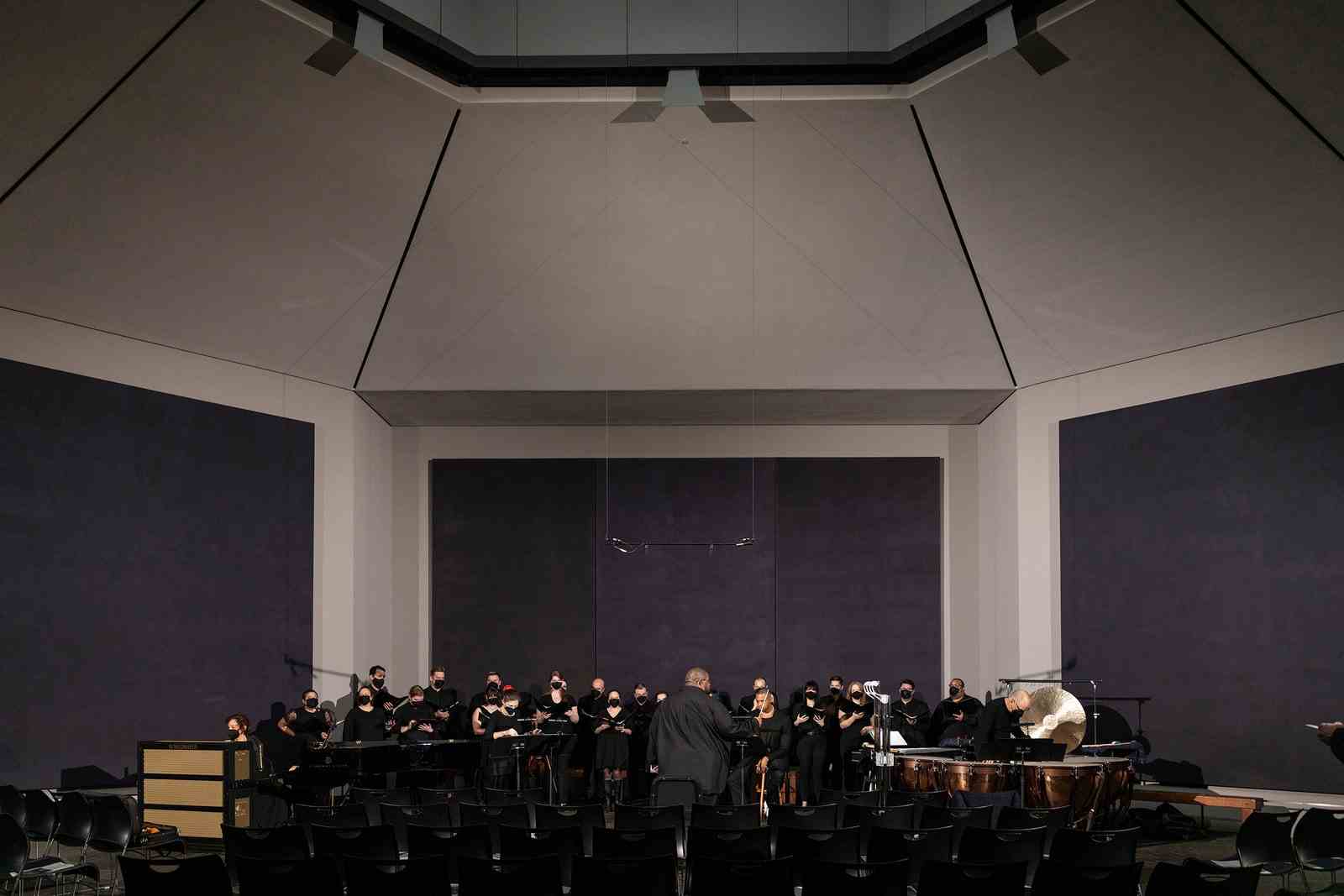 Tyshawn Sorey leitet den Houston Chamber Choir
