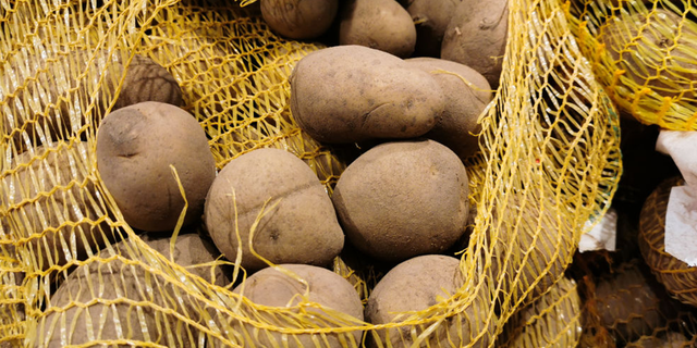 "Wir bekommen [certain] Nährstoffe aus Kartoffeln, die wir nicht in weißem Reis oder Nudeln finden," Co-Autor Pratik Pokharel, ein Doktorand, gegenüber Fox News Digital.