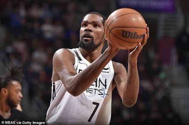 Kevin Durant erzielte 32 Punkte gegen die Cavaliers bei einem Sieg am Montagabend für die Nets