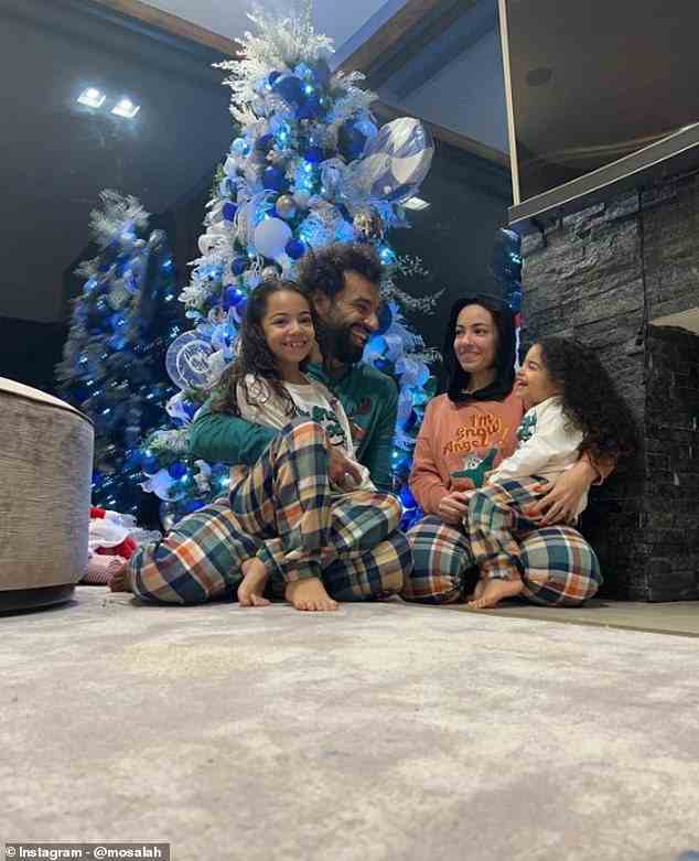 Mohamed Salah postete das Bild mit seiner Familie am Heiligabend auf seinen sozialen Kanälen