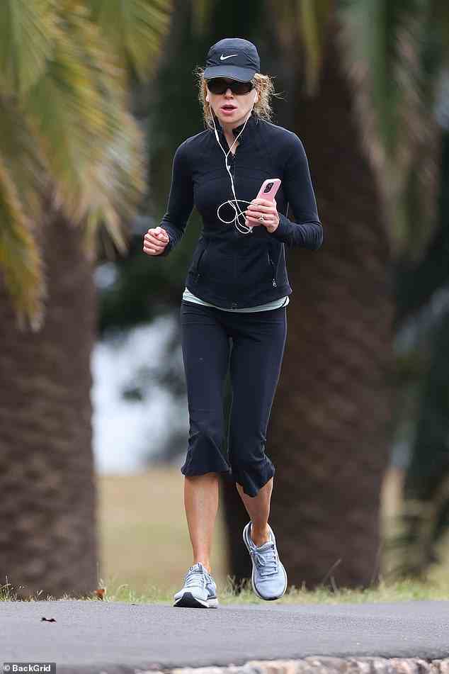 Nicole Kidman stellte ihre schlanke Figur in enger Sportkleidung zur Schau, als sie am Donnerstag in Sydney zum morgendlichen Laufen ging