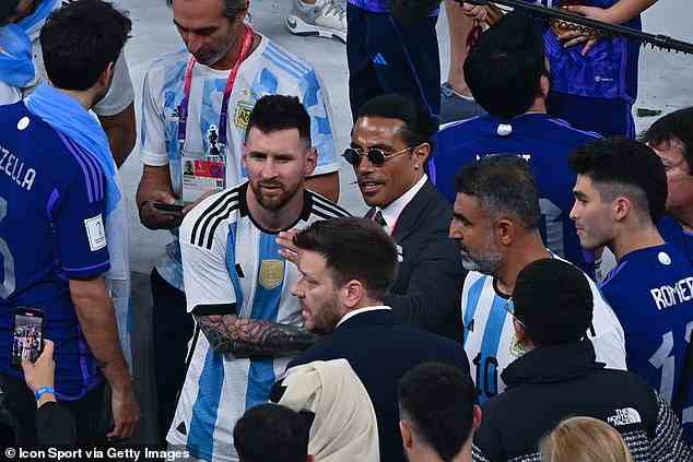 Salt Bae kam nach dem WM-Finale auf den Platz, aber Lionel Messi schien nicht erfreut, ihn zu sehen
