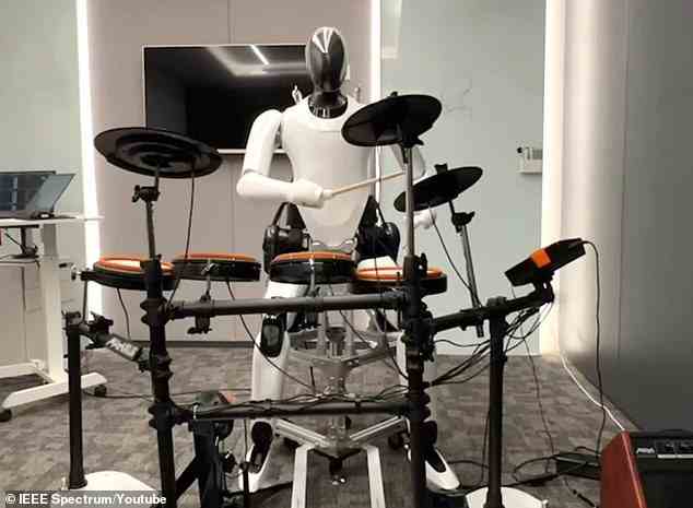 Ein neues Video zeigt Xiaomis humanoiden Roboter CyberOne, der mit fachmännischer Präzision zu einem Song trommelt