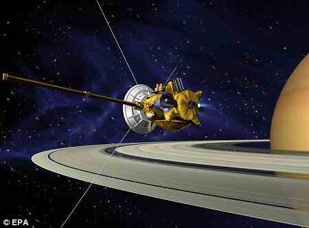 Eine künstlerische Darstellung der Raumsonde Cassini, die Saturn untersucht 