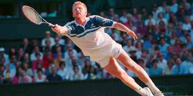 Boris Becker während seines Spiels mit Andre Agassi in Wimbledon 1995.
