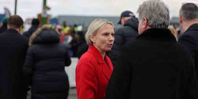 Die Abgeordnete Victoria Spartz, R-Ind., reiste am Wochenende des 4. März 2022 an die ukrainisch-polnische Grenze, um die humanitäre Krise, die durch die russische Invasion in der Ukraine verursacht wurde, aus erster Hand zu sehen. 