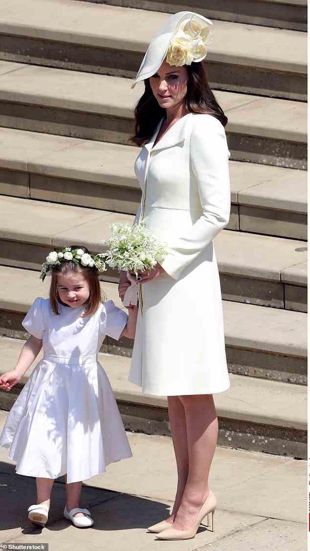 Kate Middleton soll während einer Brautjungfer-Anprobe für Charlotte vor der Hochzeit von Prinz Harry und Meghan Markle nach einer Reihe von Meinungsverschiedenheiten mit der Herzogin von Sussex „in Tränen ausgebrochen“ sein, wurde behauptet.