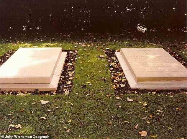 Laut Harry waren Wallis und Edward „besessen davon, begraben zu werden [in the Royal Burial Ground]“, nachdem sie ins Ausland gezogen waren