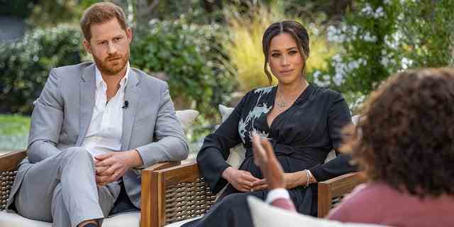Oprah Winfrey interviewte Prinz Harry und Meghan Markle für ein Special im Jahr 2021, in dem sie ihre Kämpfe mit dem königlichen Leben enthüllten.