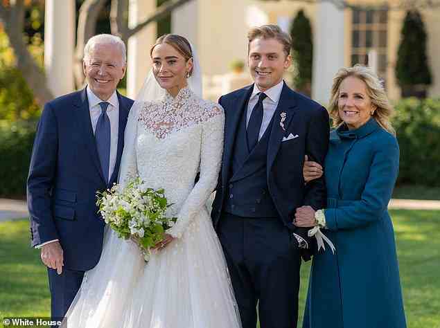 Naomi, die älteste Enkelin von Präsident Joe Biden, heiratete Peter am 19. November auf dem South Lawn des Weißen Hauses