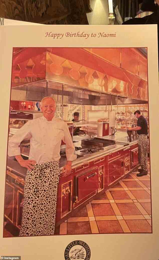 Peter teilte ein Bild der Speisekarte des 3-Sterne-Michelin-Restaurants, auf der zu Ehren ihres großen Tages „Happy Birthday Naomi“ stand