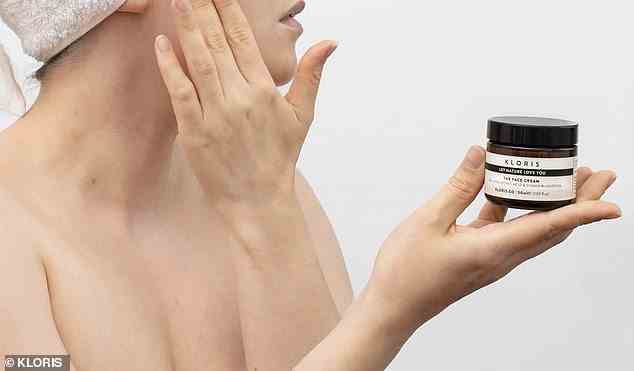 Willst du bessere Haut im Jahr 2023?  Die KLORIS Gesichtscreme ist vollgepackt mit CBD, Chaga-Pilz-Extrakt und Hyaluronsäure, perfekt zur Stärkung gestresster, glanzloser und dehydrierter Haut