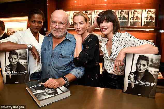 Freunde: Patitz mit Karena Alexander, Peter Lindbergh, Milla Jovovich im Jahr 2016 in LA