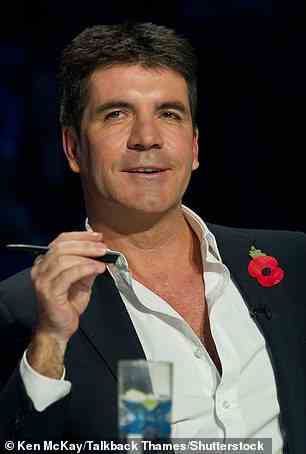 Rückblick: Simon ist im November 2010 in The X Factor abgebildet