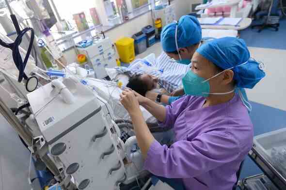 Covid-Patienten in einem Krankenhaus in Taiyuan behandelt