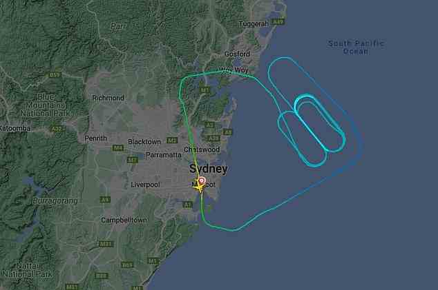 Die Flugverfolgung zeigte, dass das Flugzeug vor der Küste Schleifen machte, bevor es nach Sydney zurückkehrte