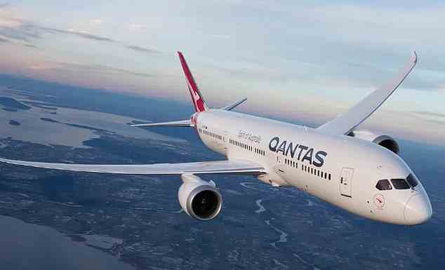 Piloten von QF101 erhielten eine Fehleranzeige und mussten wieder in Sydney landen, während Ingenieure nun die Boeing 737 untersuchten