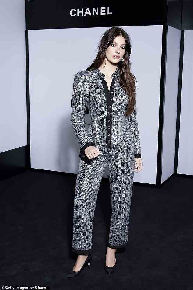 Fan der Marke: Die Death Wish-Schauspielerin hat in der Vergangenheit Kleidung von Chanel getragen, einschließlich der Teilnahme an besonderen Veranstaltungen für die französische Marke;  gesehen im Dezember 2022 in Paris