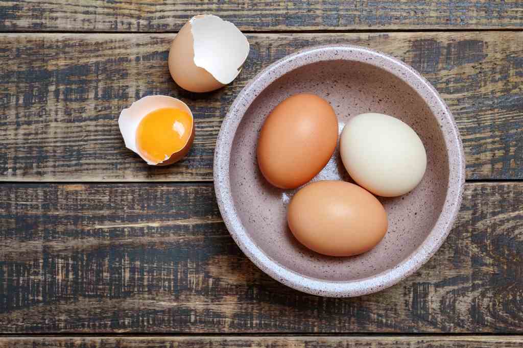 Solange Sie keinen hohen Cholesterinspiegel haben, sind Eier eine gesunde Ergänzung Ihrer Ernährung.