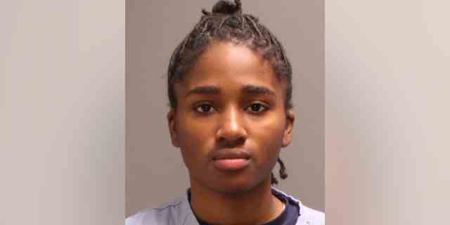 Liv Hall, 18, wartet auf die Anklageerhebung und ist derzeit wegen nicht zusammenhängender Anklagen in Philadelphia inhaftiert.