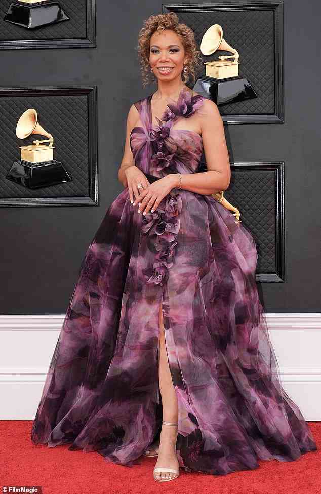 Die Singer-Songwriterin Autumn Rowe trug Marchesa letztes Jahr zu den Grammys