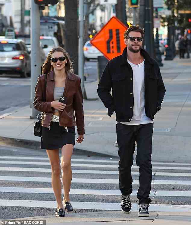 Der 33-jährige Schauspieler und seine 26-jährige Model-Freundin betraten den berühmten Rodeo Drive in Beverly Hills, der als Zentrum für Luxus und Designer bekannt ist