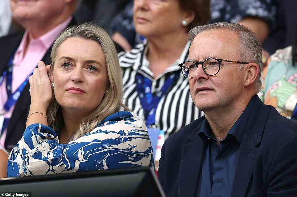 Der australische Premierminister Anthony Albanese und seine Partnerin Jodi Haydon besuchen das Tennisfinale der Australian Open in Melbourne